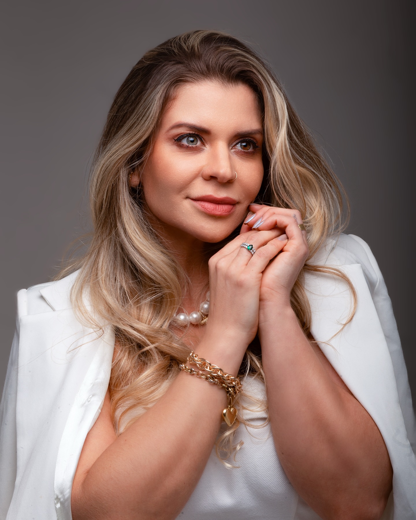 Retrato editorial da Dra. Tatiane Simmler